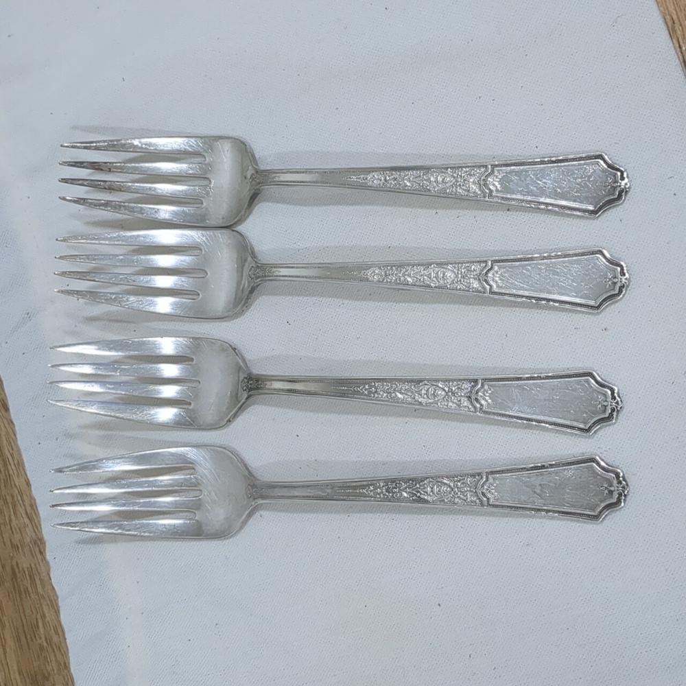 Rogers Bros 1847 "Ancestral Design" Silverware Set